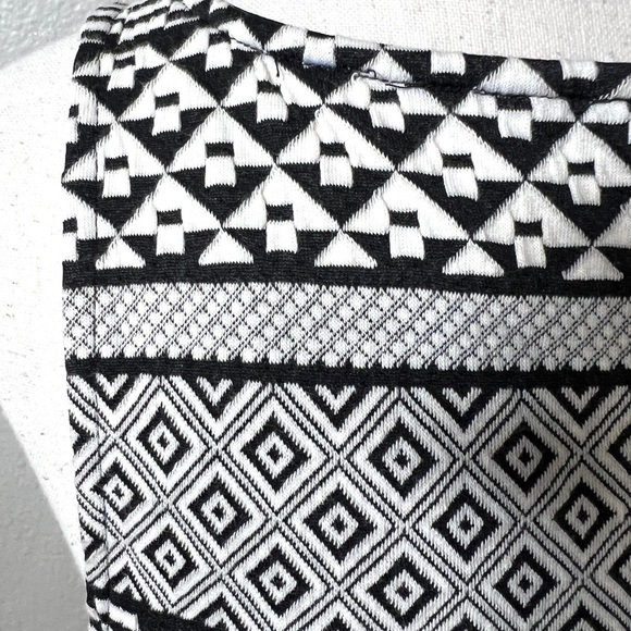 Apt 9 Fit And Flare Dress Size L Black White Geometric Print Sleeveless - Picture 9 of 10